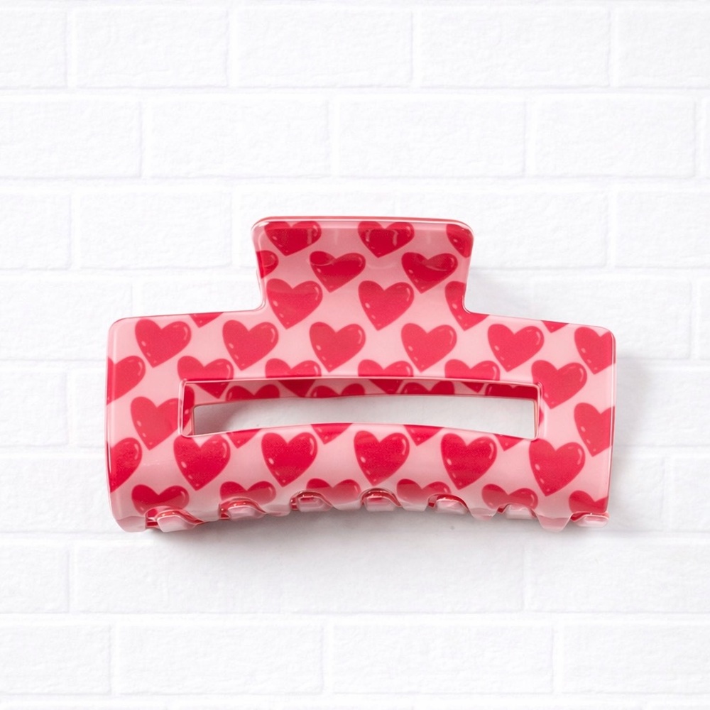 🌈 Heart Pattern Hair Claw